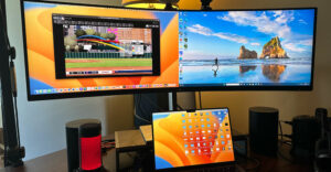 HP E45c G5 DQHD Curved Monitor and Sonos Era 100 speakers in a home office workstation